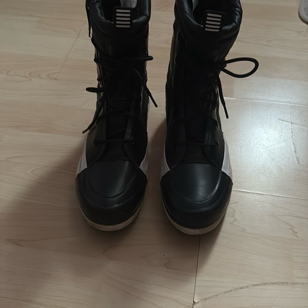Converse Black and White Platform Boots - Picture 3 of 7